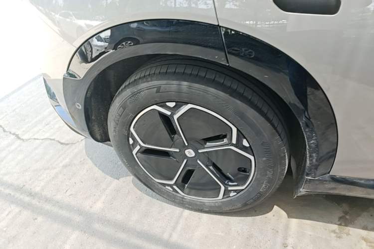 Used Xiaomi Auto YU7 2025 Ultra-Long Range Rear-Wheel Drive Version Right Rear Wheel Hub