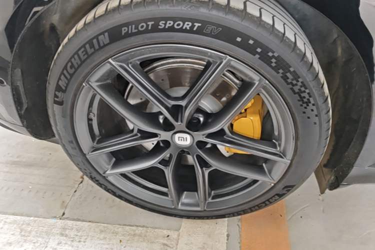 Used Xiaomi Auto YU7 2025 Ultra-Long Range High-Performance All-Wheel-Drive Max Edition Right Rear Wheel Hub