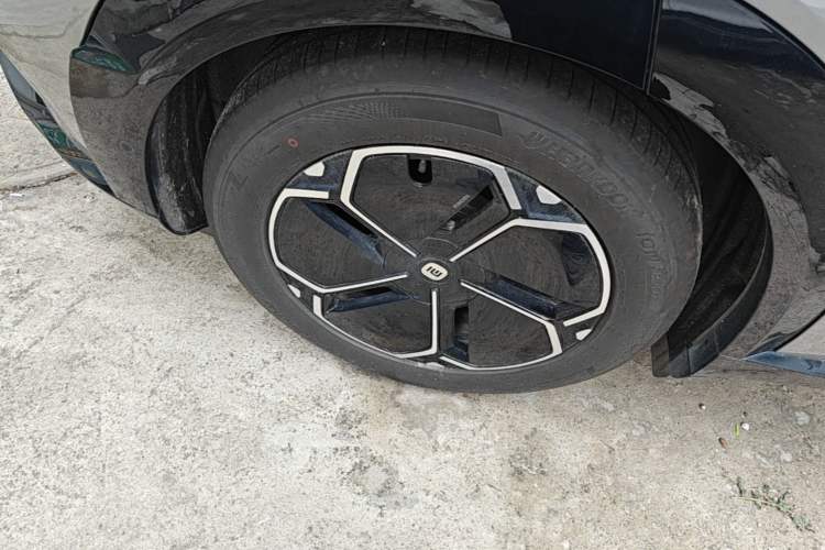 Used Xiaomi Auto YU7 2025 Ultra-Long Range Rear-Wheel Drive Version Right Rear Wheel Hub