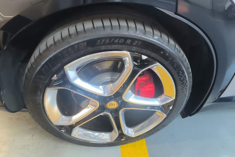 Used Xiaomi Auto YU7 2025 Ultra-Long Range High-Performance All-Wheel-Drive Max Edition Right Rear Wheel Hub