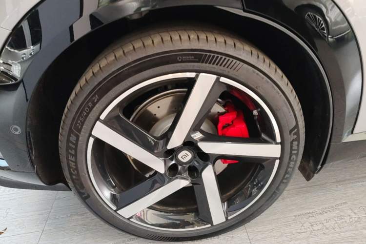 Used Xiaomi Auto YU7 2025 Ultra-Long Range High-Performance All-Wheel-Drive Max Edition Right Rear Wheel Hub