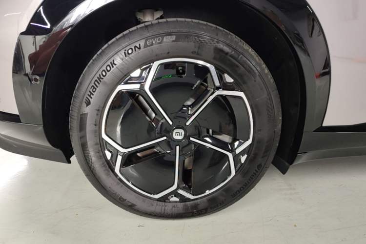Used Xiaomi Auto YU7 2025 Ultra-Long Range Rear-Wheel Drive Version Right Rear Wheel Hub