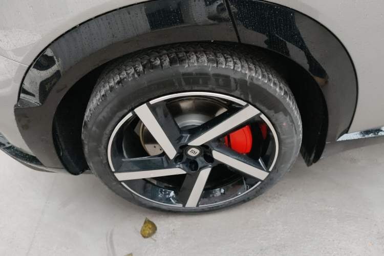 Used Xiaomi Auto YU7 2025 Ultra-Long Range High-Performance All-Wheel-Drive Max Edition Right Rear Wheel Hub