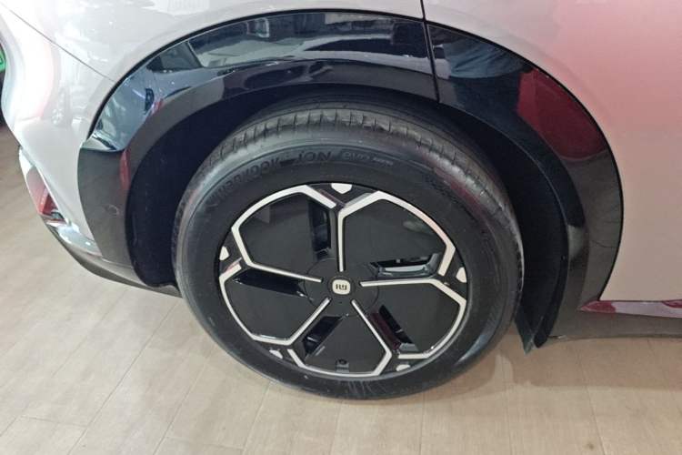 Used Xiaomi Auto YU7 2025 Ultra-Long Range Rear-Wheel Drive Version Right Rear Wheel Hub