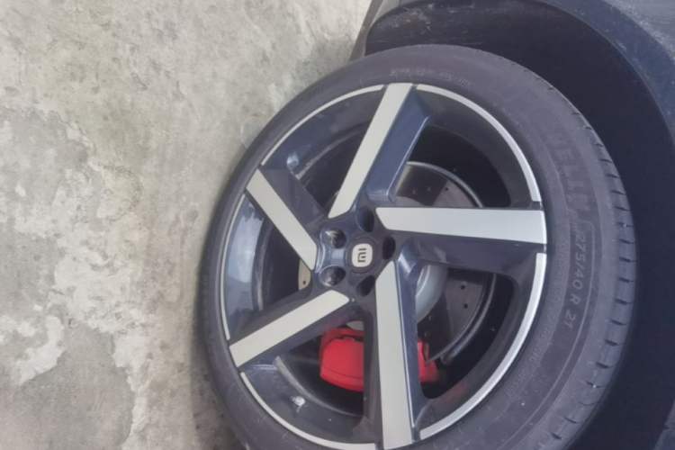 Used Xiaomi Auto YU7 2025 Ultra-Long Range High-Performance All-Wheel-Drive Max Edition Right Rear Wheel Hub