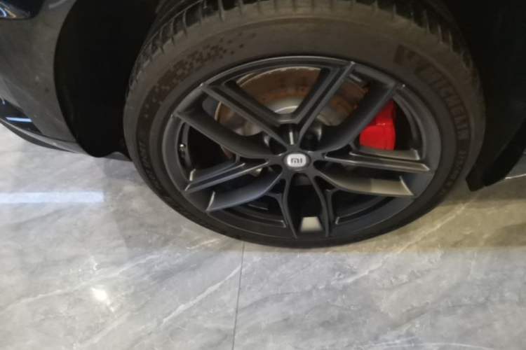 Used Xiaomi Auto YU7 2025 Ultra-Long Range High-Performance All-Wheel-Drive Max Edition Right Rear Wheel Hub