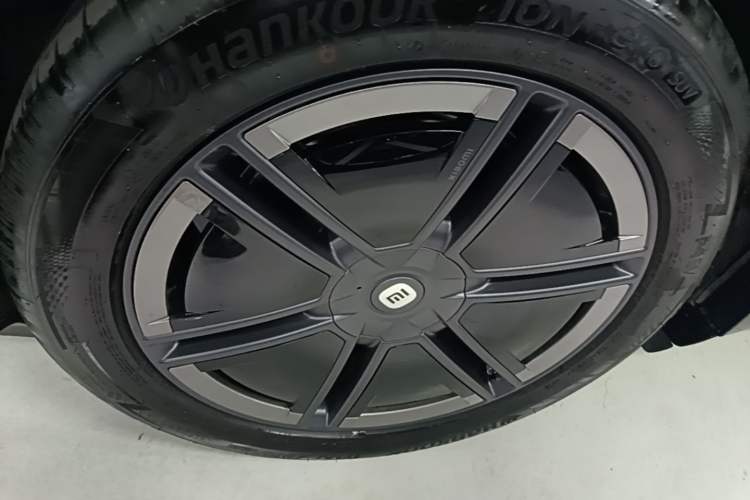 Used Xiaomi Auto YU7 2025 Ultra-Long Range High-Performance All-Wheel-Drive Max Edition Right Rear Wheel Hub