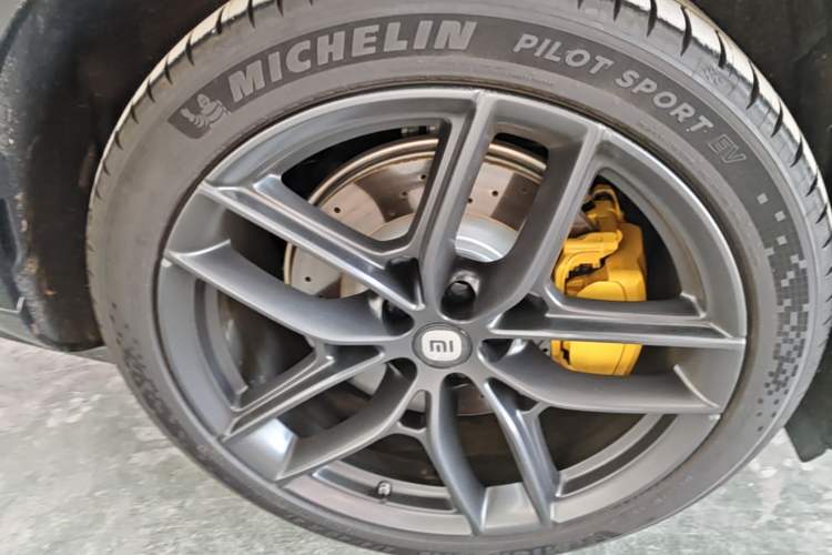 Used Xiaomi Auto YU7 2025 Ultra-Long Range High-Performance All-Wheel-Drive Max Edition Right Rear Wheel Hub