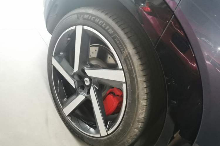 Used Xiaomi Auto YU7 2025 Ultra-Long Range High-Performance All-Wheel-Drive Max Edition Right Rear Wheel Hub