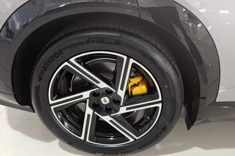 Used Xiaomi Auto YU7 2025 Ultra-Long Range Rear-Wheel Drive Version Right Rear Wheel Hub