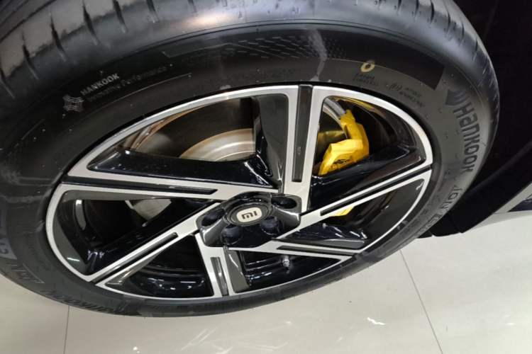 Used Xiaomi Auto YU7 2025 Ultra-Long Range Rear-Wheel Drive Version Right Rear Wheel Hub