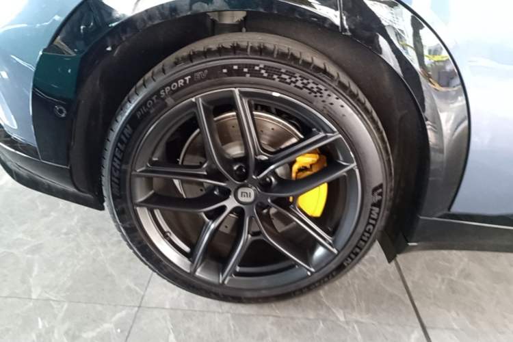 Used Xiaomi Auto YU7 2025 Ultra-Long Range High-Performance All-Wheel-Drive Max Edition Right Rear Wheel Hub