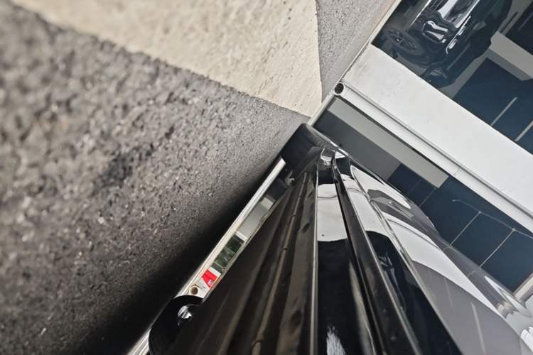 Used Xiaomi Auto YU7 2025 Ultra-Long Range High-Performance All-Wheel-Drive Max Edition Right Side Sill