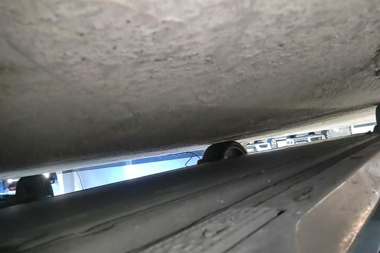 Used Xiaomi Auto YU7 2025 Ultra-Long Range All-Wheel Drive Pro Version Right Side Sill