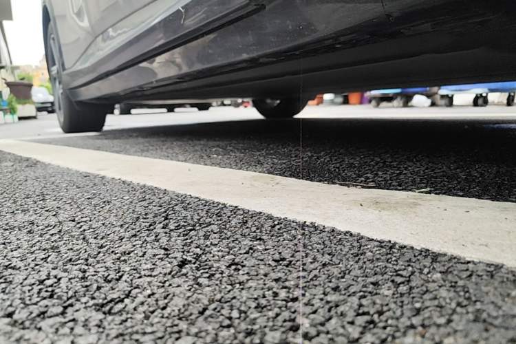 Used Xiaomi Auto YU7 2025 Ultra-Long Range All-Wheel Drive Pro Version Right Side Sill