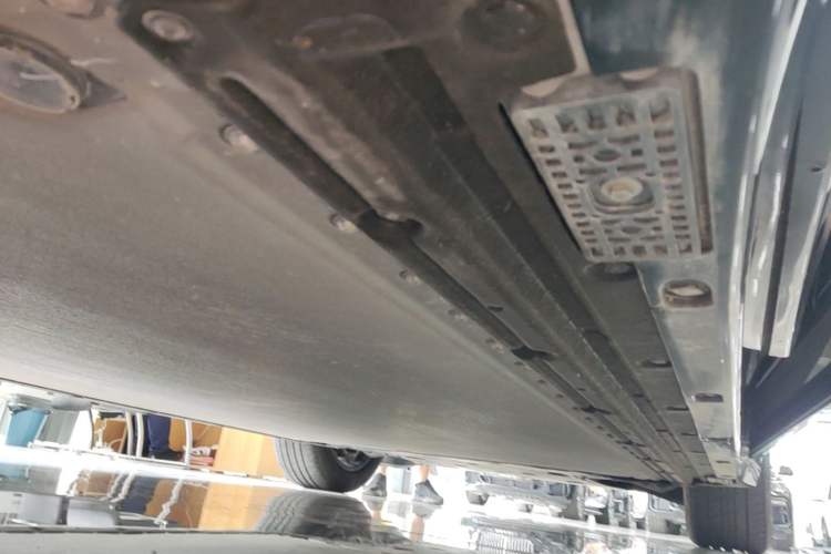 Used Xiaomi Auto YU7 2025 Ultra-Long Range High-Performance All-Wheel-Drive Max Edition Right Side Sill