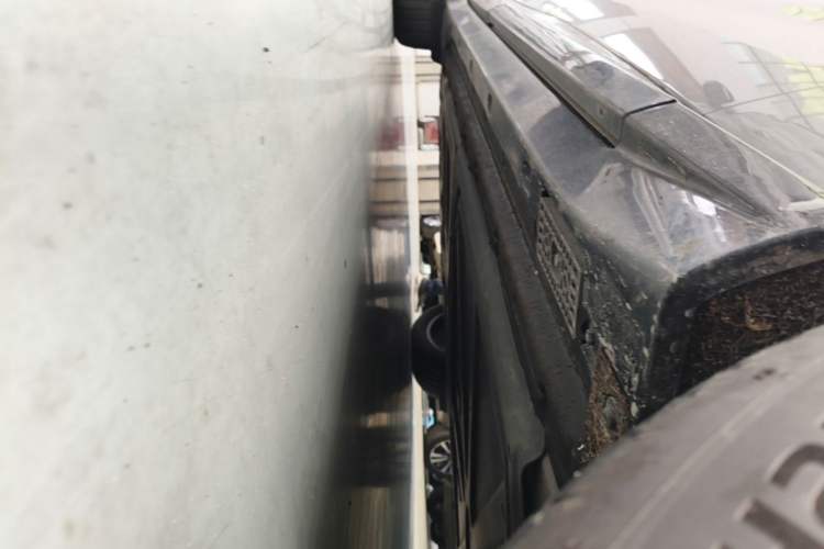 Used Xiaomi Auto YU7 2025 Ultra-Long Range All-Wheel Drive Pro Version Right Side Sill