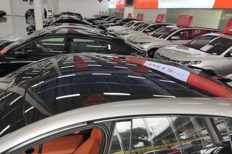 Used Xiaomi Auto YU7 2025 Ultra-Long Range High-Performance All-Wheel-Drive Max Edition Roof