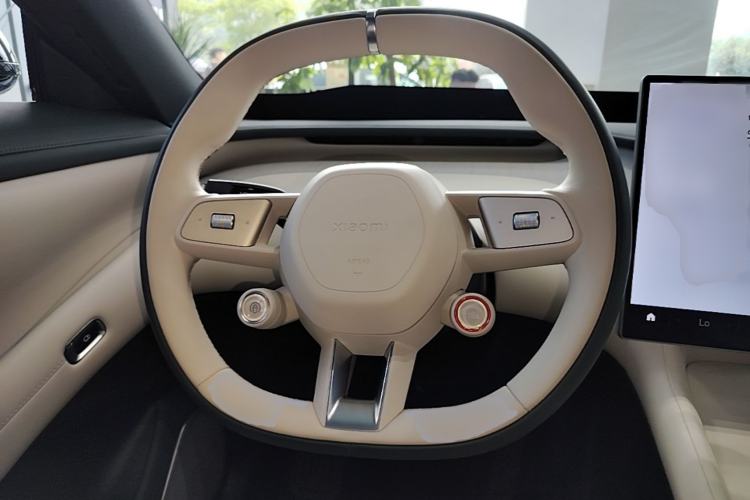 Used Xiaomi Auto YU7 2025 Ultra-Long Range Rear-Wheel Drive Version Steering Wheel