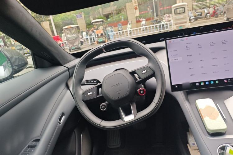 Used Xiaomi Auto YU7 2025 Ultra-Long Range High-Performance All-Wheel-Drive Max Edition Steering Wheel