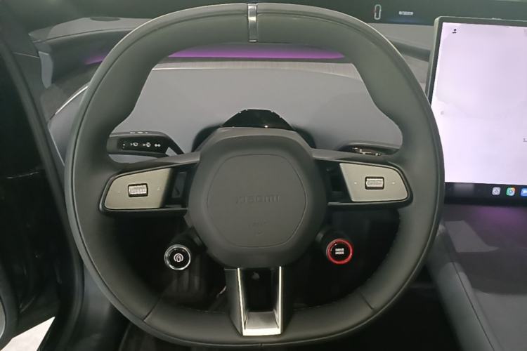 Used Xiaomi Auto YU7 2025 Ultra-Long Range Rear-Wheel Drive Version Steering Wheel