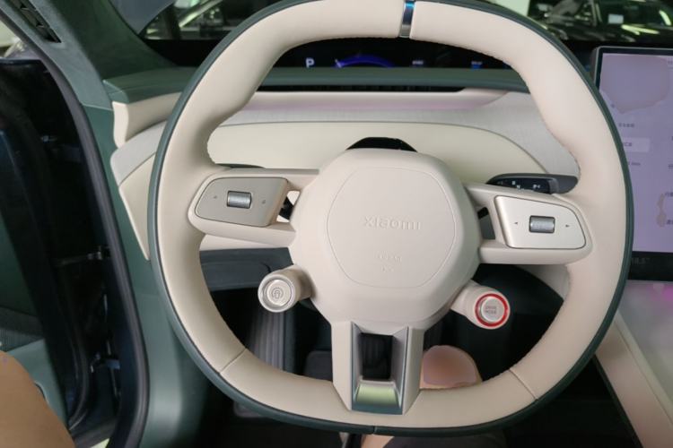 Used Xiaomi Auto YU7 2025 Ultra-Long Range High-Performance All-Wheel-Drive Max Edition Steering Wheel