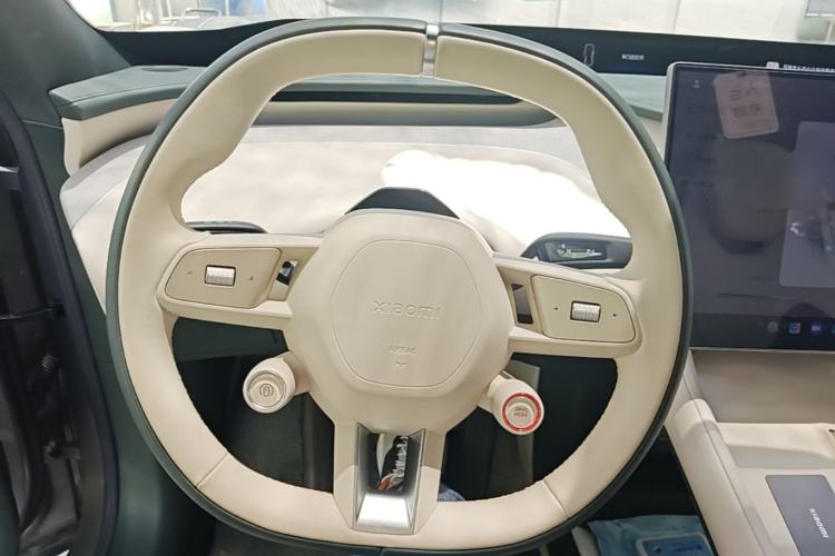 Used Xiaomi Auto YU7 2025 Ultra-Long Range Rear-Wheel Drive Version Steering Wheel
