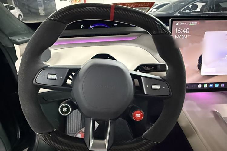 Used Xiaomi Auto YU7 2025 Ultra-Long Range High-Performance All-Wheel-Drive Max Edition Steering Wheel