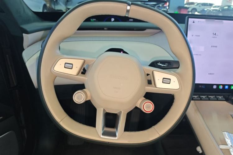 Used Xiaomi Auto YU7 2025 Ultra-Long Range High-Performance All-Wheel-Drive Max Edition Steering Wheel