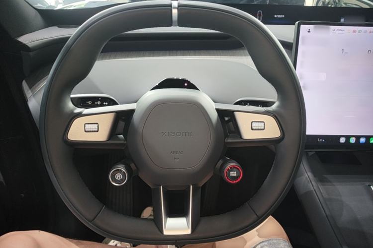 Used Xiaomi Auto YU7 2025 Ultra-Long Range Rear-Wheel Drive Version Steering Wheel