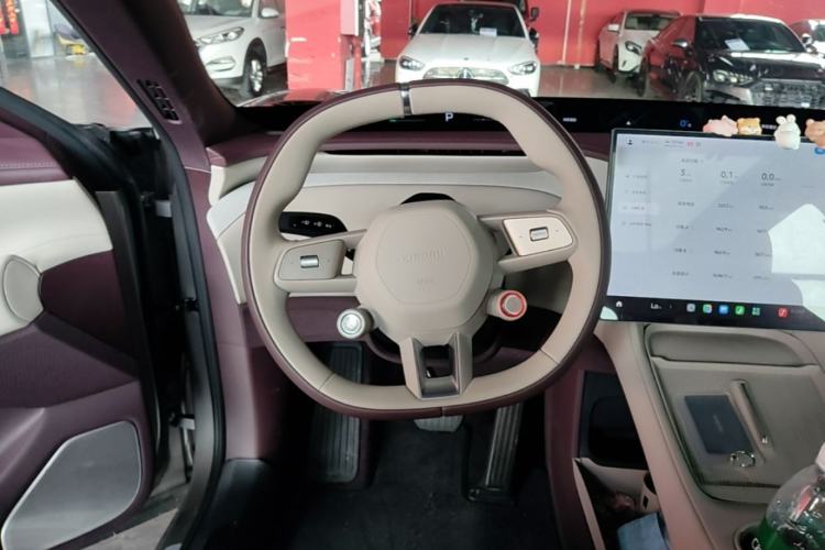 Used Xiaomi Auto YU7 2025 Ultra-Long Range Rear-Wheel Drive Version Steering Wheel