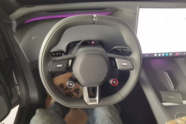 Used Xiaomi Auto YU7 2025 Ultra-Long Range Rear-Wheel Drive Version Steering Wheel