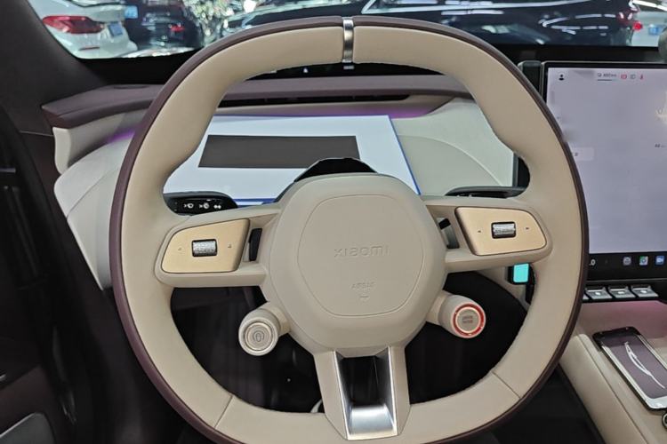 Used Xiaomi Auto YU7 2025 Ultra-Long Range Rear-Wheel Drive Version Steering Wheel