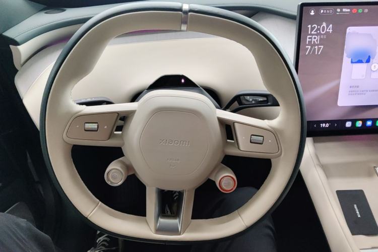 Used Xiaomi Auto YU7 2025 Ultra-Long Range Rear-Wheel Drive Version Steering Wheel