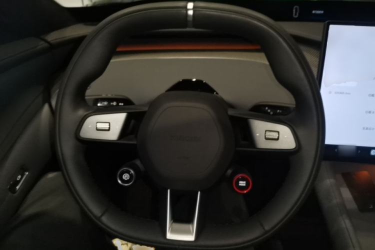 Used Xiaomi Auto YU7 2025 Ultra-Long Range High-Performance All-Wheel-Drive Max Edition Steering Wheel