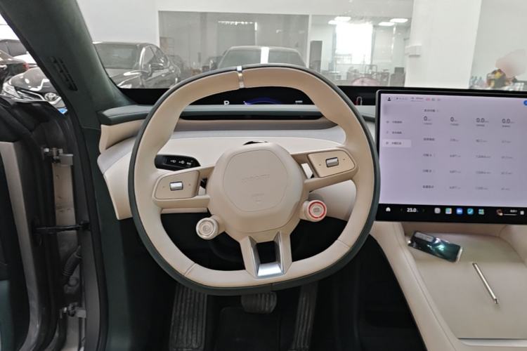 Used Xiaomi Auto YU7 2025 Ultra-Long Range High-Performance All-Wheel-Drive Max Edition Steering Wheel