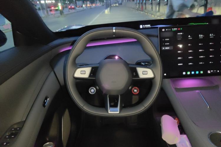 Used Xiaomi Auto YU7 2025 Ultra-Long Range Rear-Wheel Drive Version Steering Wheel