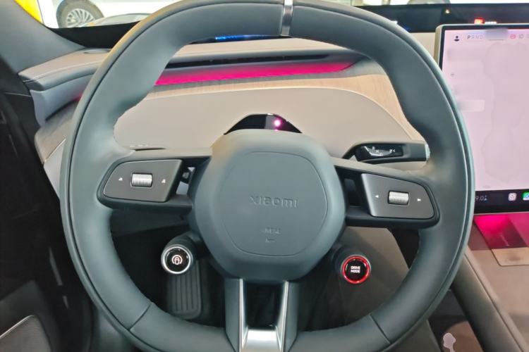 Used Xiaomi Auto YU7 2025 Ultra-Long Range Rear-Wheel Drive Version Steering Wheel