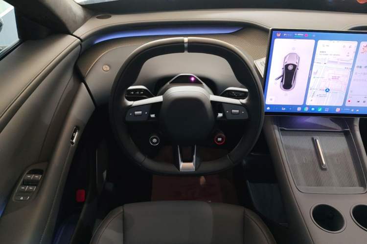 Used Xiaomi Auto YU7 2025 Ultra-Long Range High-Performance All-Wheel-Drive Max Edition Steering Wheel