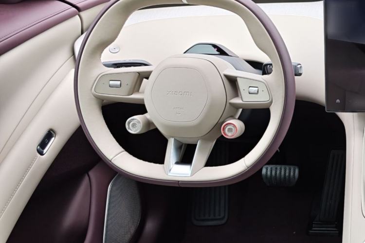 Used Xiaomi Auto YU7 2025 Ultra-Long Range Rear-Wheel Drive Version Steering Wheel
