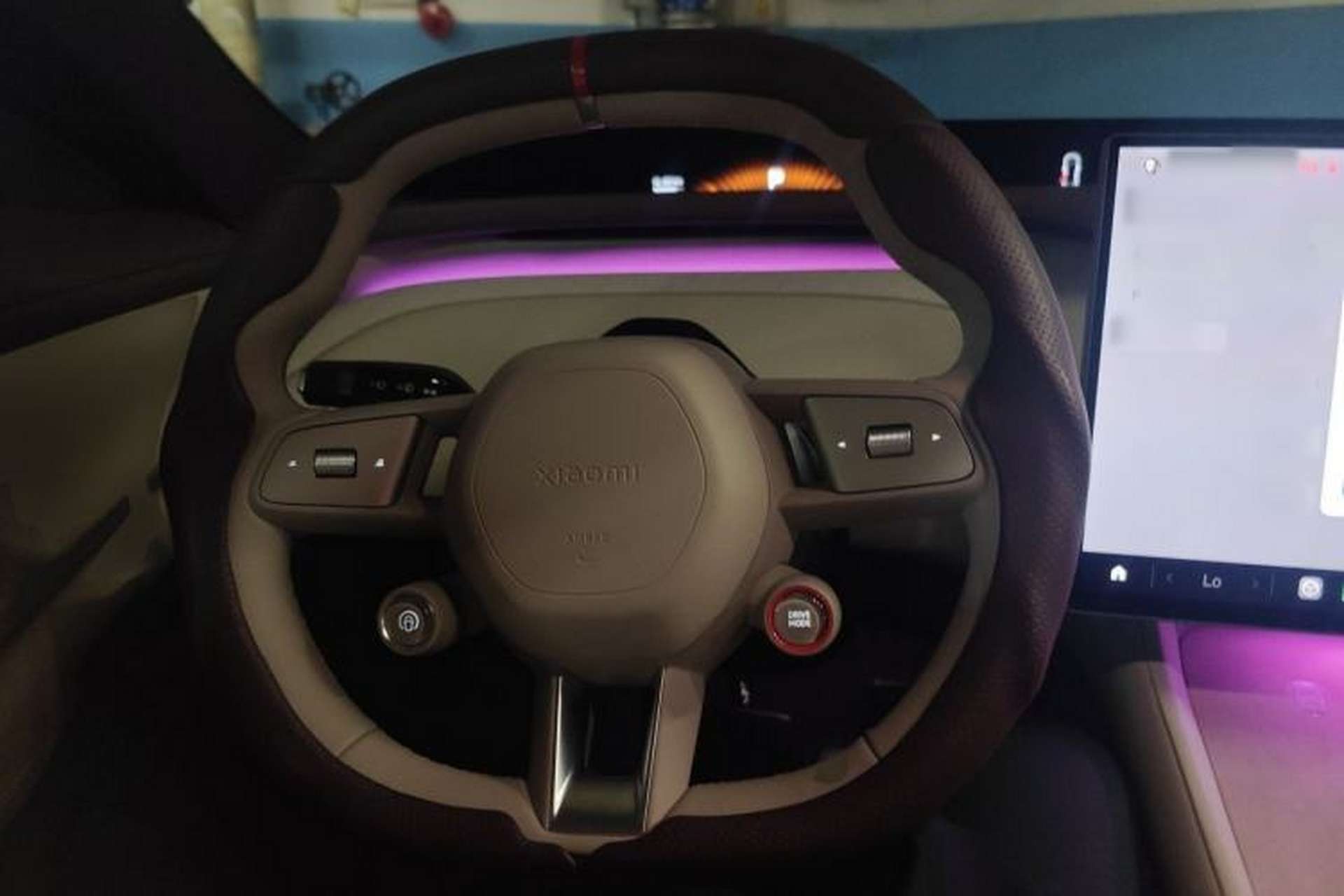 Used Xiaomi Auto YU7 2025 Ultra-Long Range Rear-Wheel Drive Version Steering Wheel