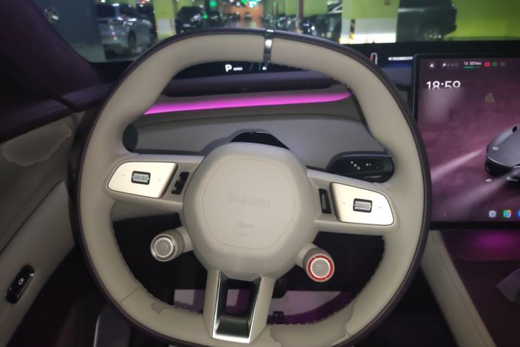 Used Xiaomi Auto YU7 2025 Ultra-Long Range High-Performance All-Wheel-Drive Max Edition Steering Wheel