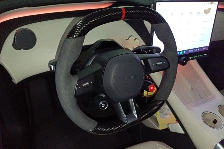 Used Xiaomi Auto YU7 2025 Ultra-Long Range High-Performance All-Wheel-Drive Max Edition Steering Wheel