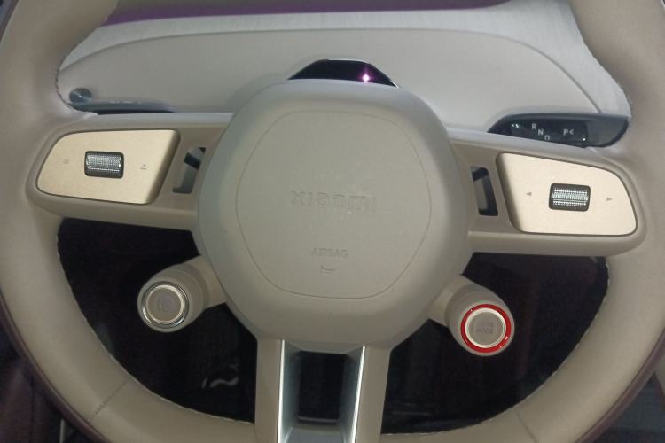 Used Xiaomi Auto YU7 2025 Ultra-Long Range High-Performance All-Wheel-Drive Max Edition Steering Wheel