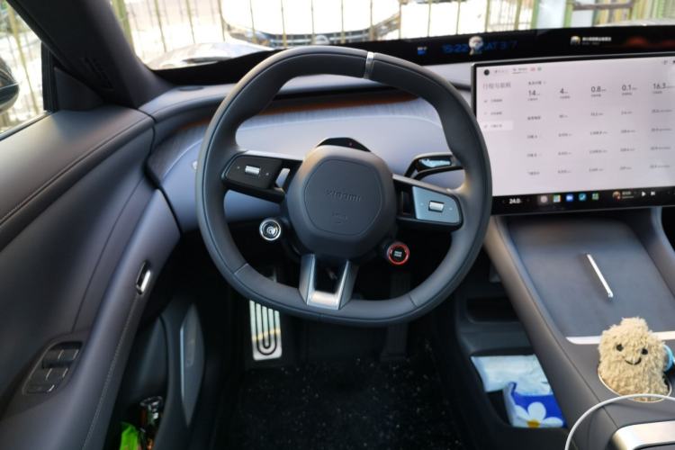 Used Xiaomi Auto YU7 2025 Ultra-Long Range Rear-Wheel Drive Version Steering Wheel