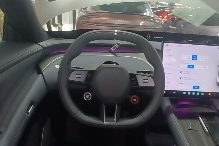 Used Xiaomi Auto YU7 2025 Ultra-Long Range Rear-Wheel Drive Version Steering Wheel