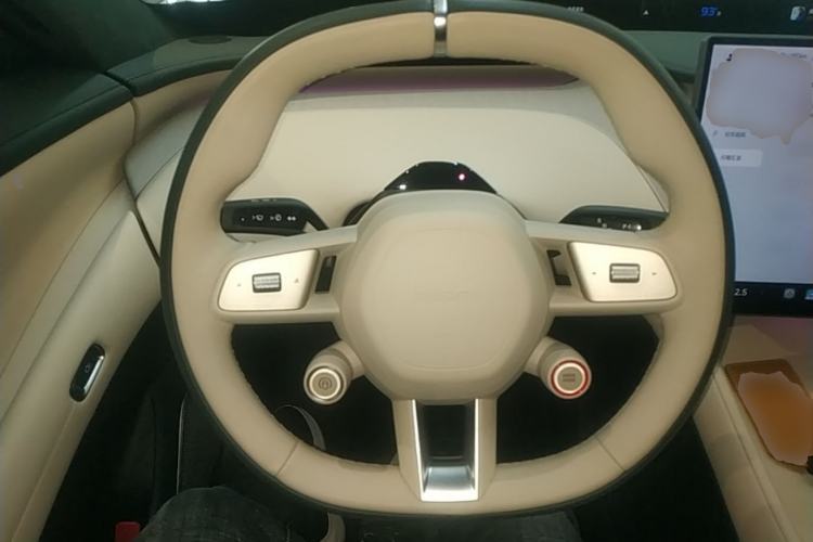 Used Xiaomi Auto YU7 2025 Ultra-Long Range High-Performance All-Wheel-Drive Max Edition Steering Wheel