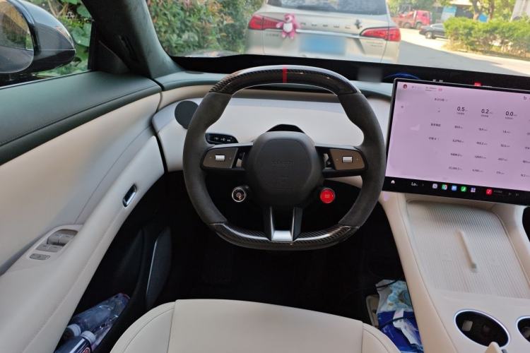 Used Xiaomi Auto YU7 2025 Ultra-Long Range High-Performance All-Wheel-Drive Max Edition Steering Wheel