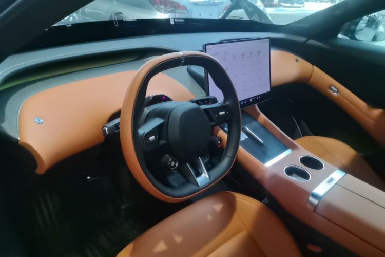 Used Xiaomi Auto YU7 2025 Ultra-Long Range Rear-Wheel Drive Version Steering Wheel