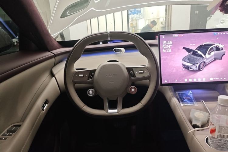 Used Xiaomi Auto YU7 2025 Ultra-Long Range High-Performance All-Wheel-Drive Max Edition Steering Wheel